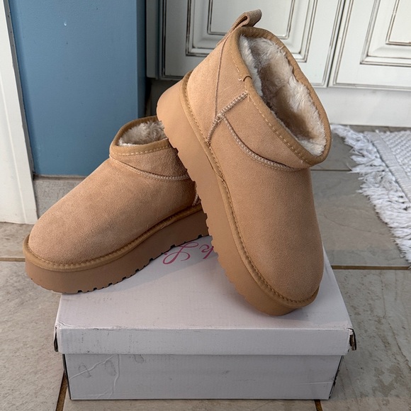 Pink Lily Shoes - Pink Lily Tan Ankle Boots